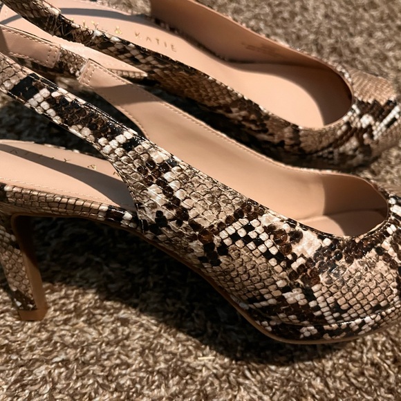 Women's Kelly & Katie Nerani Python PU Dress Sandals Heels - Picture 3 of 4